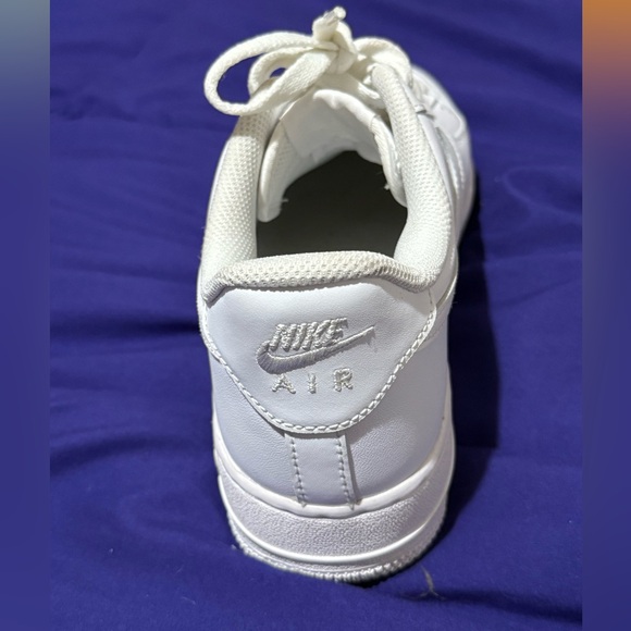 Nike Women’s Air Force 1 ‘07 White - Picture 11 of 15